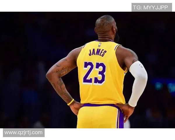 湖人大胜勇士，詹姆斯砍下三双表现力摧对手实力，意欲夺冠前途无量