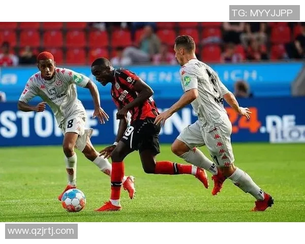 勒沃库森横扫弗赖堡，德甲前列保持不败势头连胜