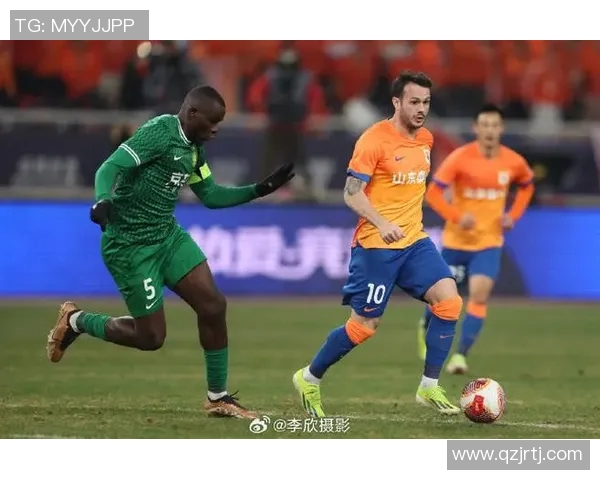 山东鲁能主场大胜,中超联赛积分榜继续领跑,球迷热情庆祝 山东鲁能主场大胜,中超联赛积分榜继续领跑,球迷热情庆祝