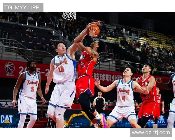 新疆伊力特大胜广州队，外援沃克表现抢眼